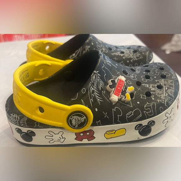 Crocs Mickey Mouse Child 8 Disney black red yellow - Picture 4 of 10